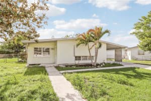 721 SE Solaz Ave, Port St. Lucie, FL 34983, - MLS#A11994460