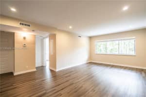 2400 26th St , Fort Lauderdale, FL 33305 - MLS#A11994484