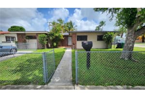 6241 Nw 110th St, Hialeah