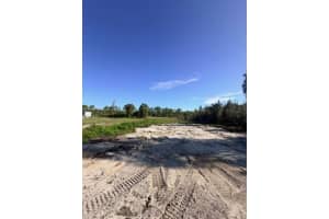 870 Arturo St , Lehigh Acres, FL 33974 - MLS#A11994567