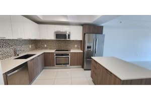 5300 Paseo Blvd , Doral, FL 33166 - MLS#A11994568