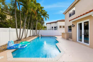 5821 62nd St , Parkland, FL 33067 - MLS#A11994621