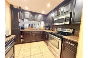 6575 Oakland Park Blvd , Lauderhill, FL 33313 - MLS#A11994629