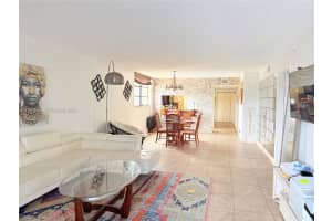 6575 Oakland Park Blvd , Lauderhill, FL 33313 - MLS#A11994629