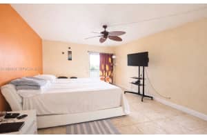 6575 Oakland Park Blvd , Lauderhill, FL 33313 - MLS#A11994629