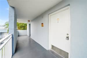 9375 Fontainebleau Blvd , Miami, FL 33172 - MLS#A11994675