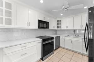 392 Golfview Rd , North Palm Beach, FL 33408 - MLS#A11994686