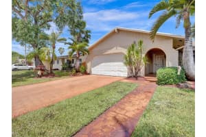 10961 Nw 16th Ct, Pembroke Pines