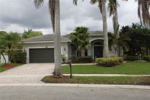 870 Reflection Ln 870, Weston