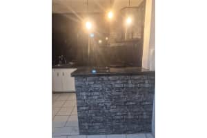 4707 Nw 7th St 103-8, Miami