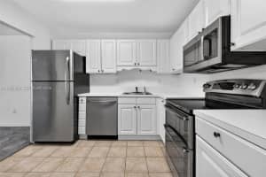 1400 Saint Charles Pl , Pembroke Pines, FL 33026 - MLS#A11994860