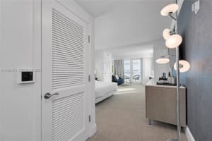 4401 Collins Ave , Miami Beach, FL 33140 - MLS#A11994866