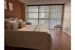 600 Parkview Dr APT 222, Hallandale Beach, FL 33009, - MLS#A11994867