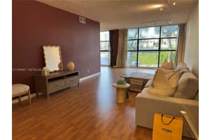 600 Parkview Dr APT 222, Hallandale Beach, FL 33009, - MLS#A11994867