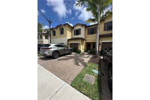 4706 Santa Cruz Way, Davie
