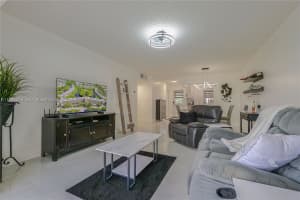 4701 34th St , Lauderdale Lakes, FL 33319 - MLS#A11994920