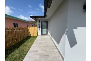 644 Nw 6th Ct, Hallandale Beach