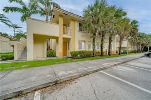 6235 Sw 47th Mnr 104, Davie