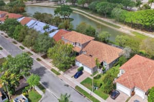 2441 E Aragon Blvd 5, Sunrise