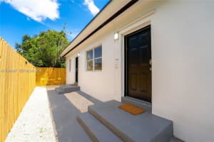 7031 Nw 6th Ct, Miami