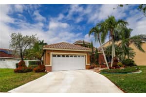 499 Cambridge Ln , Weston, FL 33326 - MLS#A11995065