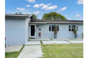 2330 W 6th Ct, Hialeah