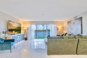 605 Ives Dairy Rd , Miami, FL 33179 - MLS#A11995079