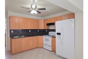 1723 Thomas St , Hollywood, FL 33020 - MLS#A11995093