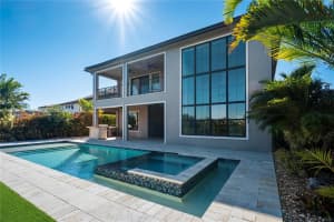 11475 Watercrest Circle East, Parkland