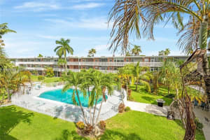 141 Ne 10th Ave 25c, Hallandale Beach