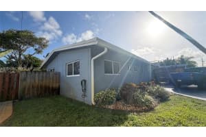 2320 Ne 13th St Pompano Beach, FL 33062 - MLS#A11995111