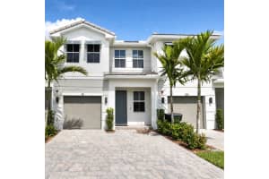 181 Sw 170th Ave, Pembroke Pines