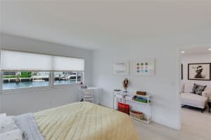 455 Paradise Isle Blvd 101 Hallandale Beach, FL 33009 - MLS#A11995210