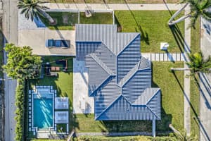 750 Harrison St , Hollywood, FL 33019 - MLS#A11995213