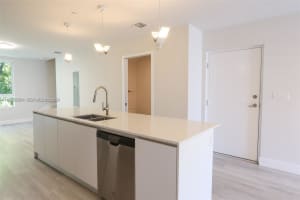 2555 193rd St , Miami, FL 33180 - MLS#A11995254