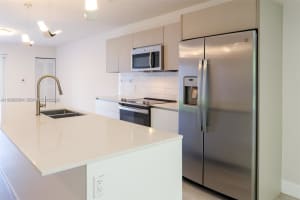 2555 193rd St , Miami, FL 33180 - MLS#A11995254