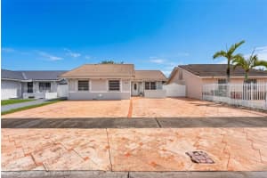 14747 Sw 82nd St, Miami