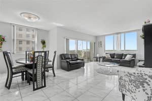 4200 Hillcrest Dr APT 700, Hollywood, FL 33021, - MLS#A11995264