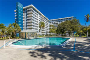 4200 Hillcrest Dr APT 700, Hollywood, FL 33021, - MLS#A11995264