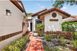 6141 Se Sunny Pointe Cir Delray Beach, FL 33484 - MLS#A11995289