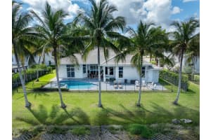 1396 Victoria Isle Dr Weston, FL 33327 - MLS#A11995304