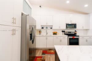 920 NW 84th St, Miami, FL 33150, - MLS#A11995327