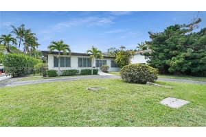 1630 S Bayshore Dr, Miami