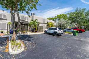 1424 NW 113th Way, Pembroke Pines, FL 33026, - MLS#A11995352