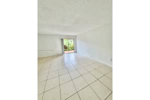 9351 Fontainebleau Blvd APT B105, Miami, FL 33172, - MLS#A11995438