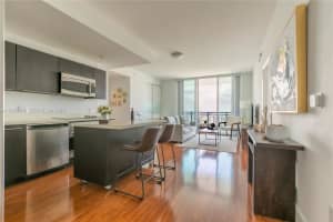 90 Sw 3rd St 3806, Miami