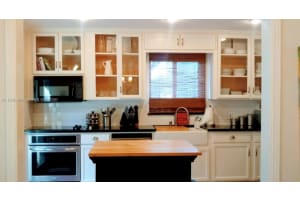 5718 SW 48th St, Miami, FL 33155, - MLS#A11995464