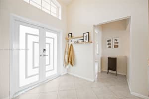 380 Cameron Dr Weston, FL 33326 - MLS#A11995465