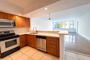 5600 Collins Ave APT 4E, Miami Beach, FL 33140, - MLS#A11995512