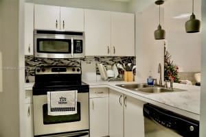 430 SE 7th St APT 201E, Dania Beach, FL 33004, - MLS#A11995563
